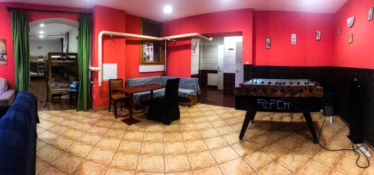 Whole Basement Former Pub3 For Bachelor / Bachelorette Party بودابست المظهر الخارجي الصورة