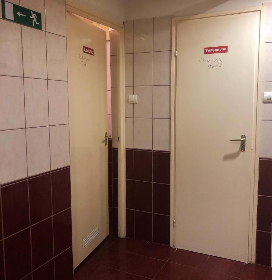 Whole Basement Former Pub3 For Bachelor / Bachelorette Party بودابست المظهر الخارجي الصورة