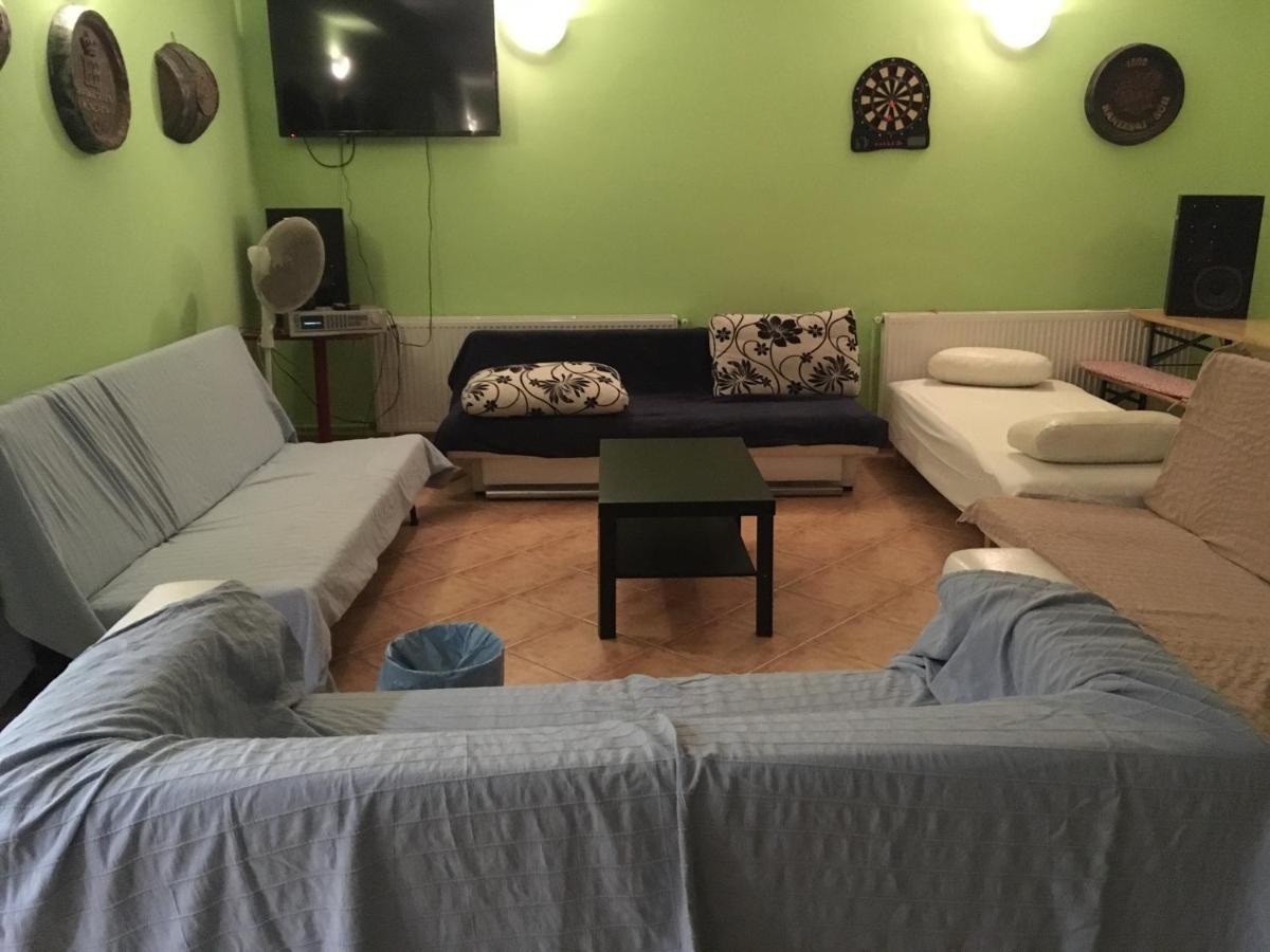 Whole Basement Former Pub3 For Bachelor / Bachelorette Party بودابست المظهر الخارجي الصورة