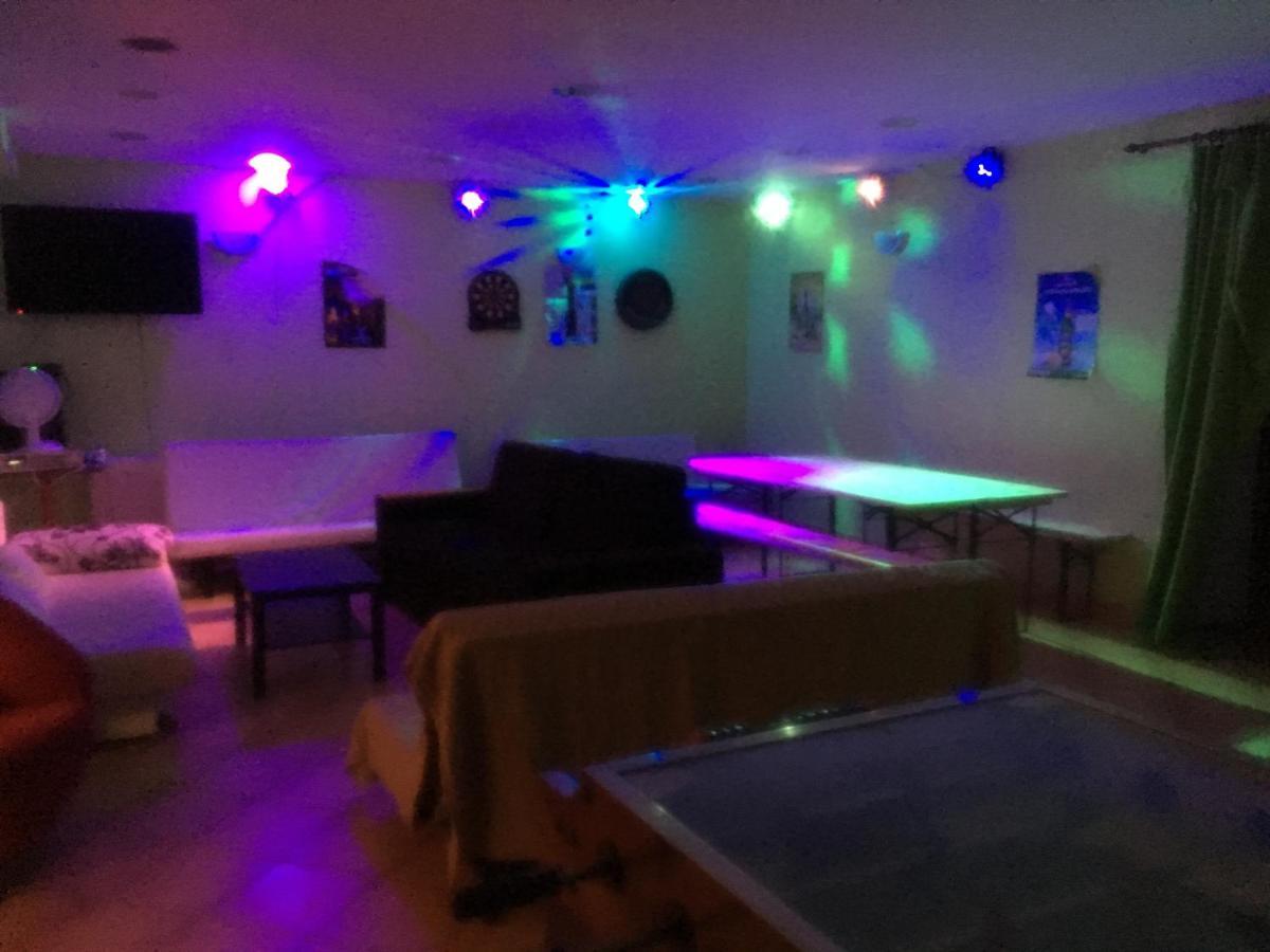 Whole Basement Former Pub3 For Bachelor / Bachelorette Party بودابست المظهر الخارجي الصورة