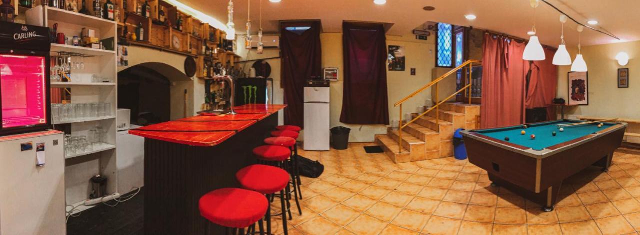 Whole Basement Former Pub3 For Bachelor / Bachelorette Party بودابست المظهر الخارجي الصورة