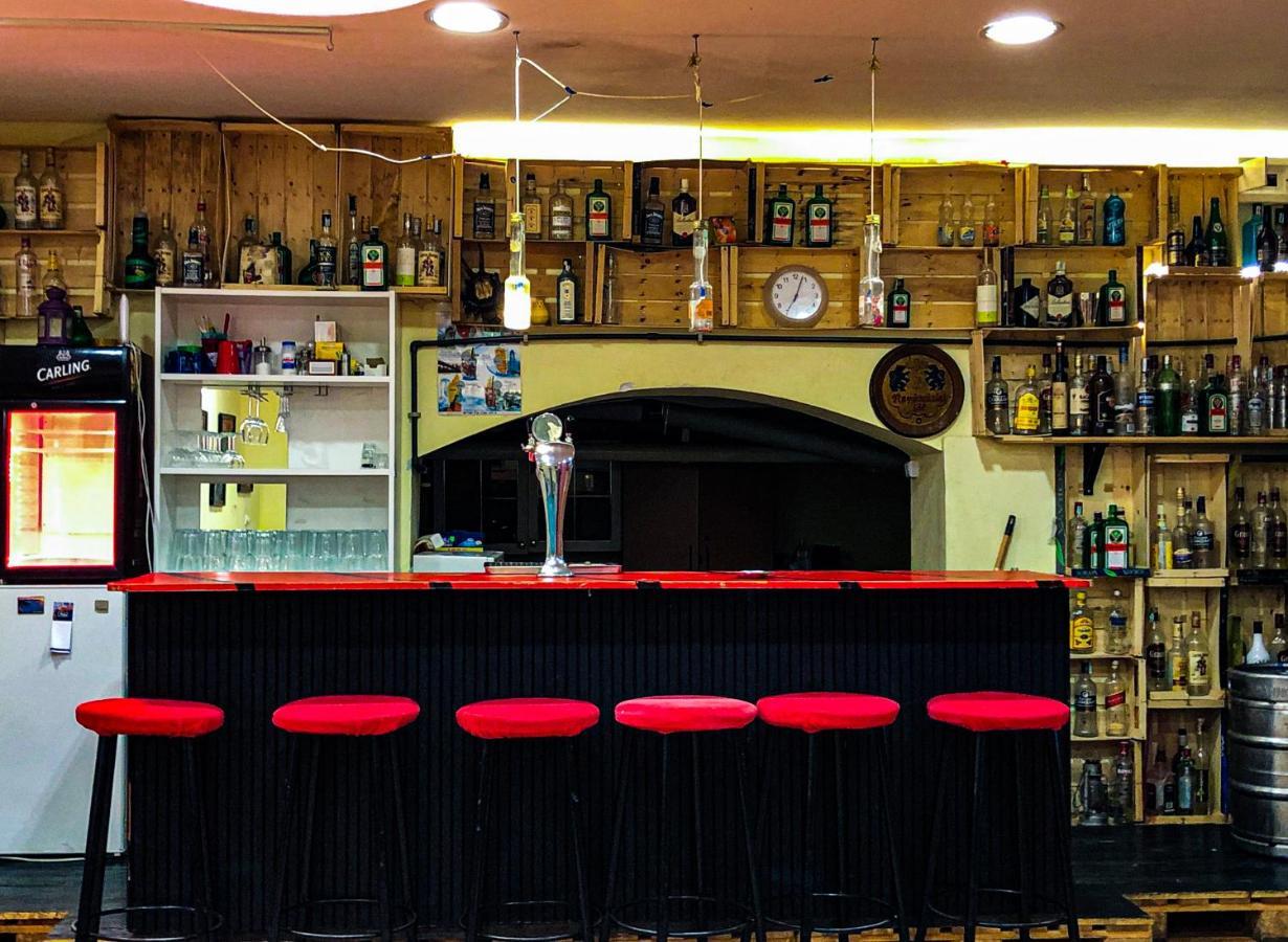Whole Basement Former Pub3 For Bachelor / Bachelorette Party بودابست المظهر الخارجي الصورة