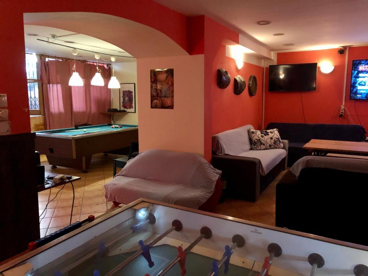 Whole Basement Former Pub3 For Bachelor / Bachelorette Party بودابست المظهر الخارجي الصورة