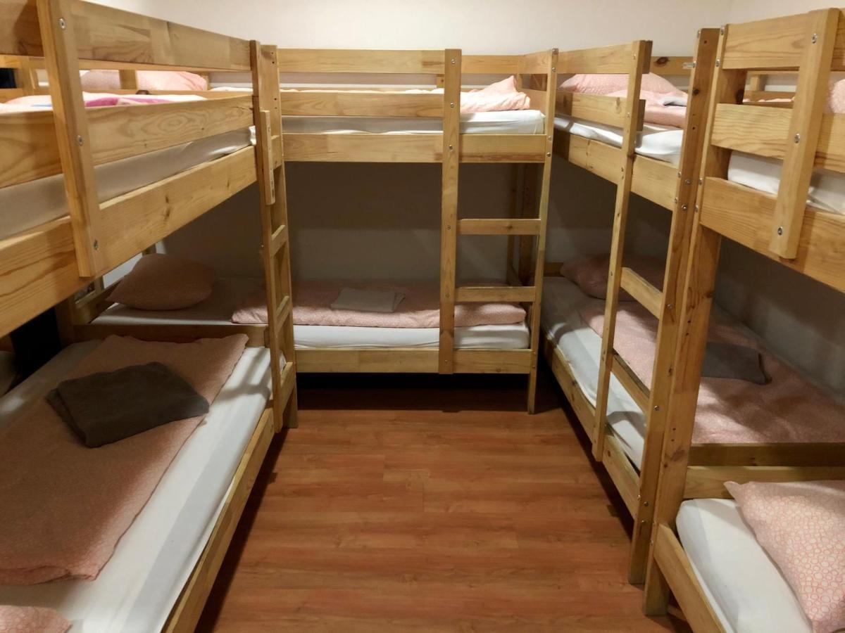 Whole Basement Former Pub3 For Bachelor / Bachelorette Party بودابست المظهر الخارجي الصورة
