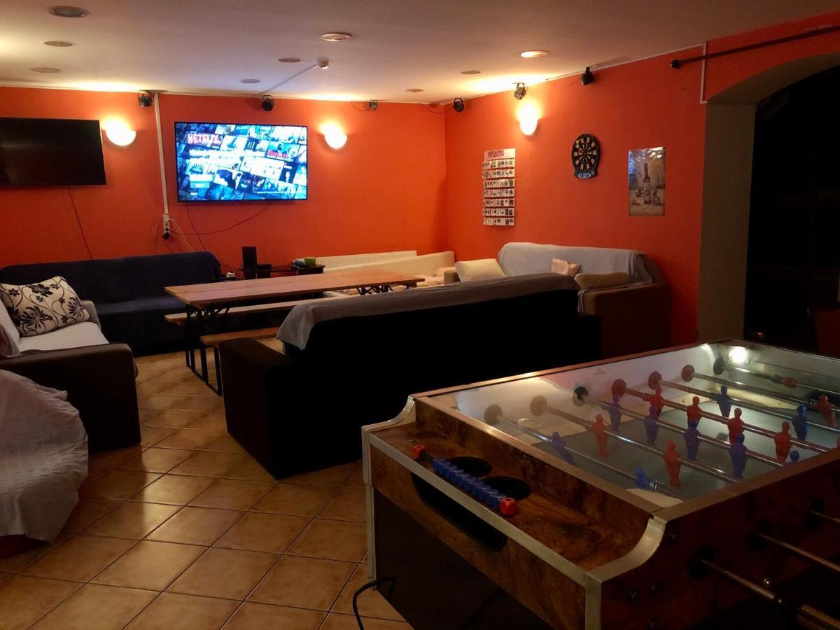 Whole Basement Former Pub3 For Bachelor / Bachelorette Party بودابست المظهر الخارجي الصورة