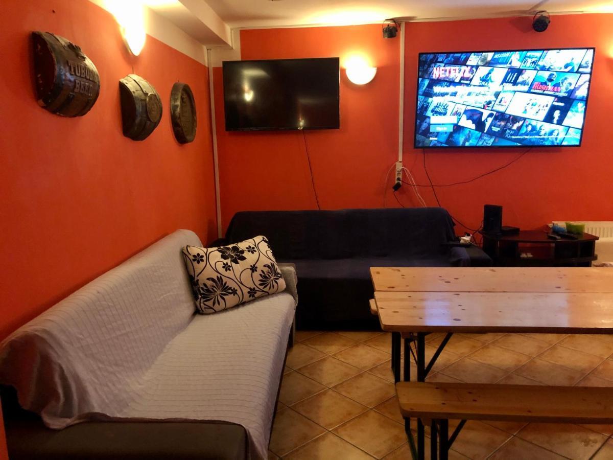 Whole Basement Former Pub3 For Bachelor / Bachelorette Party بودابست المظهر الخارجي الصورة