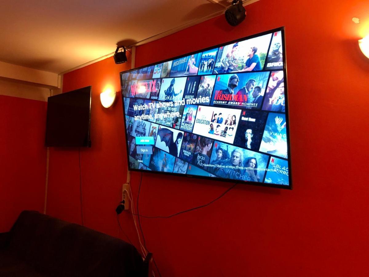 Whole Basement Former Pub3 For Bachelor / Bachelorette Party بودابست المظهر الخارجي الصورة