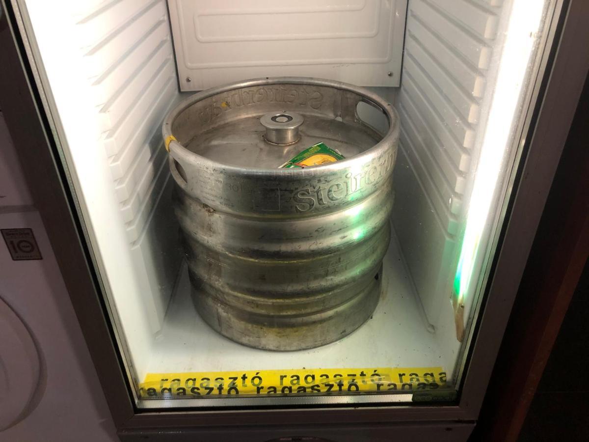 Whole Basement Former Pub3 For Bachelor / Bachelorette Party بودابست المظهر الخارجي الصورة